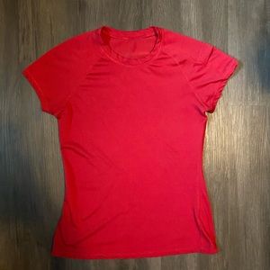 DARK RED (pictures make it look bright) Lulu lemon t shirt